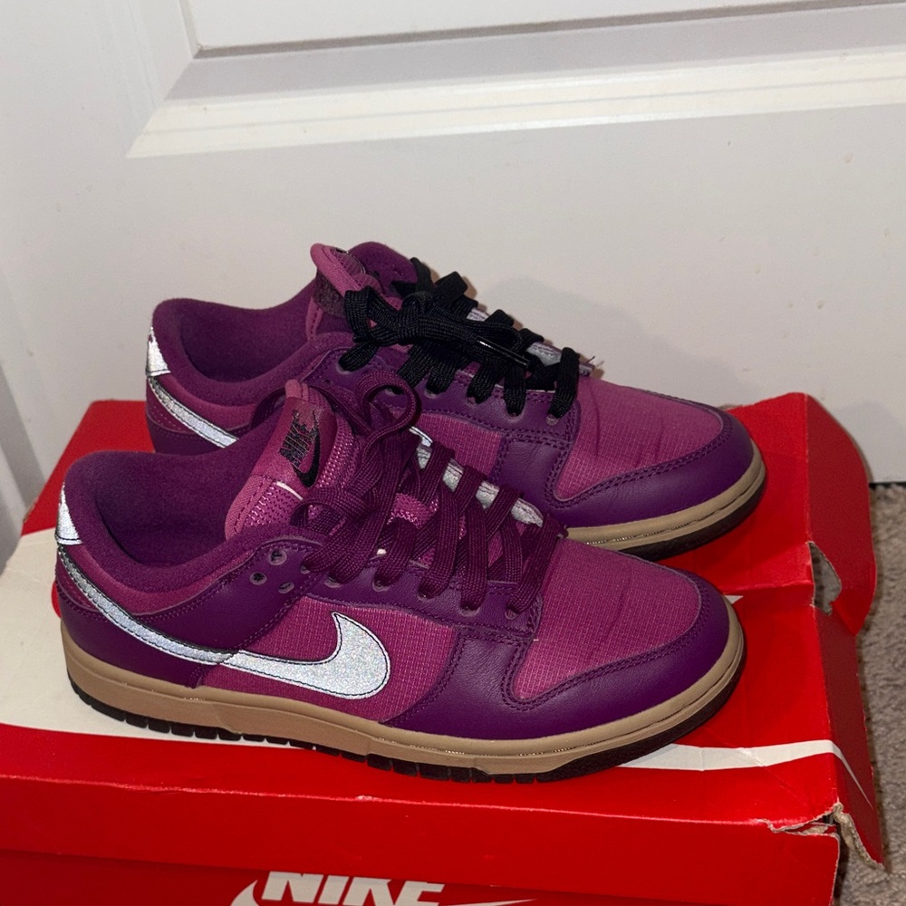 Nike dunk Plum Sneakers